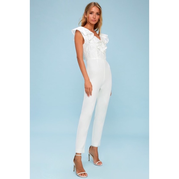 Radar Ivory Lace Ruffled Jumpsuit L NWT Lulus - Picture 3 of 4
